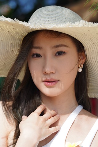 最爱丝袜：丝袜美腿艺术摄影